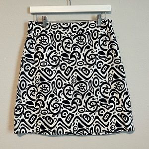 Ann Taylor Black and White Printed Skirt size 4